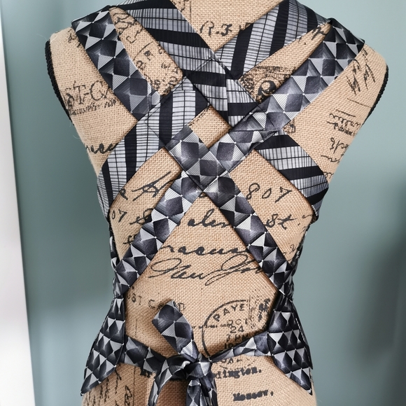 Neck Tie Vest - Picture 2 of 5